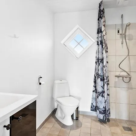 Gorgeous Apartment In Vaeggerlose Apartmán Bøtø By