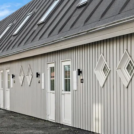 Gorgeous Apartment In Vaeggerlose *