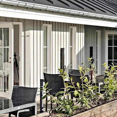 Gorgeous Apartment In Vaeggerlose Bøtø By