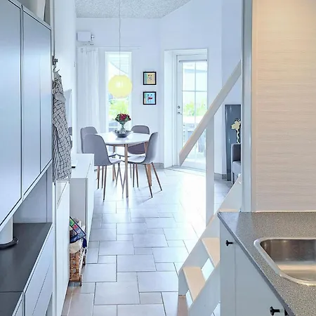 Gorgeous Apartment In Vaeggerlose Apartmán Bøtø By